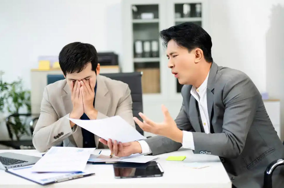 石家庄侦探社：关系再近，也经不住利益翻脸